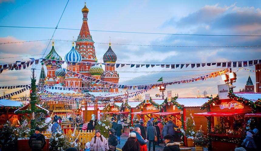 Названы страны, откуда туристы чаще всего едут в Москву на Новый год-Новости туризма в России и мире