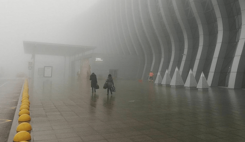 Аэропорт Симферополя не может принять 20 рейсов из-за тумана-Новости туризма в России и мире